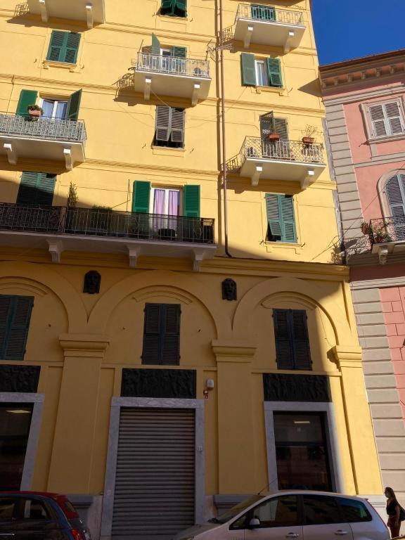 La Maison Des Caprices_ La Spezia _Stazione_5Terre Exterior photo